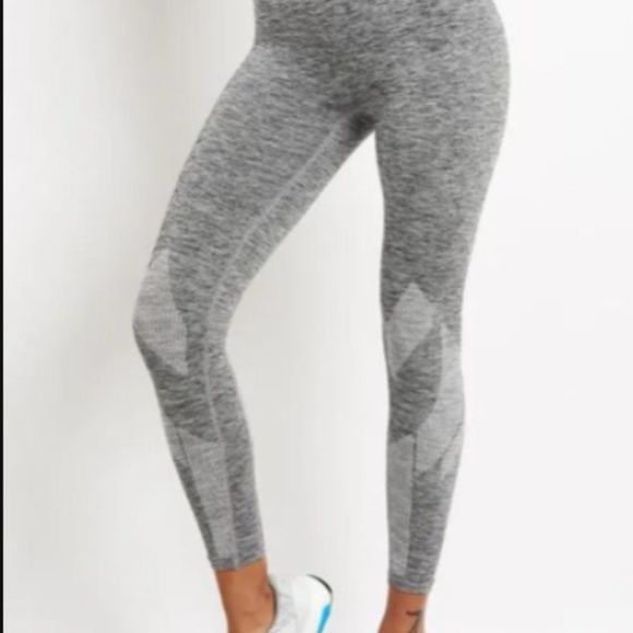 LNDR Gray White Six Eight Stripe Leggings - Picture 2 of 8